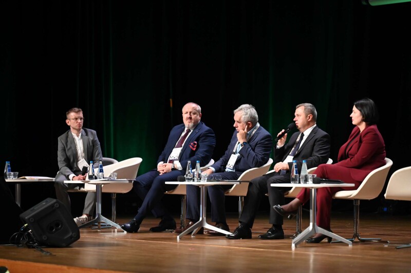 Jak wodór, atom i gaz mogą zmienić polską energetykę? Odpowiedzi na konferencji 31 marca 