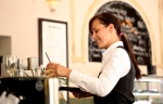 Rozgrzany rynek pracy sezonowej. Oto 12 zawodów, w których zarobisz najwięcej latem